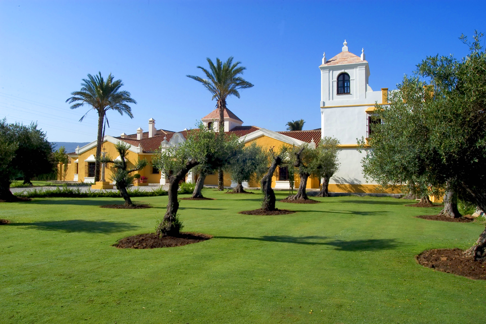 Spanien, Immobilie, Verkauf, Finca, ländliches Anwesen, Hotelanlage, Hotel, Reitplatz Konferenz,Gartenanlage, Alleinlage, Costa del Sol, Andalusien, Kloster, Pool, Ferien, Gästeappartments, Sotogrande, Luxus Anwesen, Cadiz, Suit, Schwimmbad, 18.Jahundert, Doppelschlafzimmer, Luxushotel