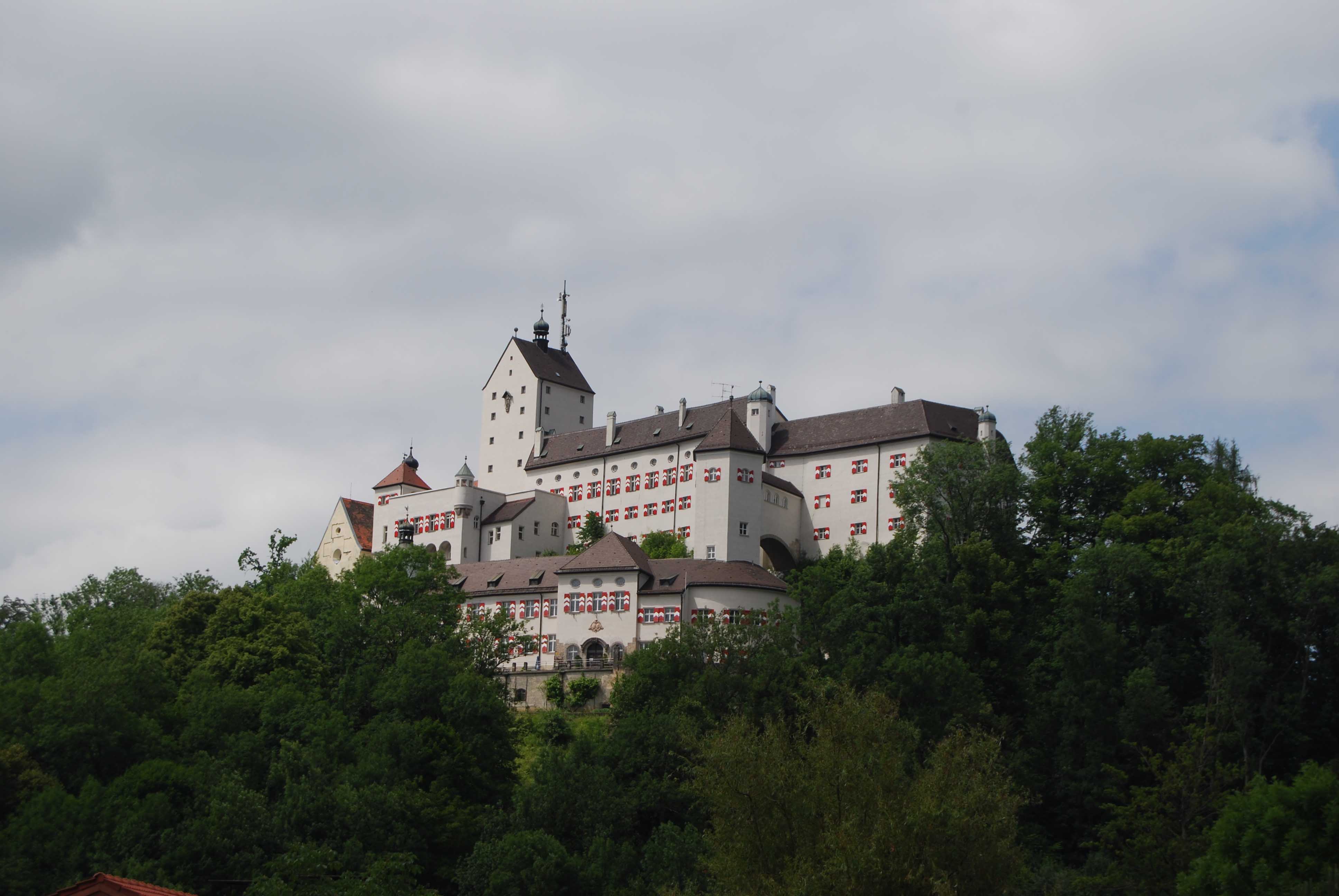 Anwesen, exklusiv, Aschau, Chiemsee, Chiemgau, Hohenaschau, Anspruch, Niveau, Antik, Altbau, Bergblick, Burg, Historisch, Landhaus