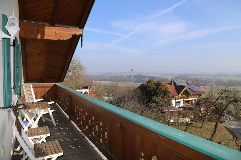 Simssee, Chiemgau, Söchtenau, Vogtareuth, Wohnimmoblie, Bauernanwesen, Terrasse, Balkon, Bergblick, Ferienwohnung, 