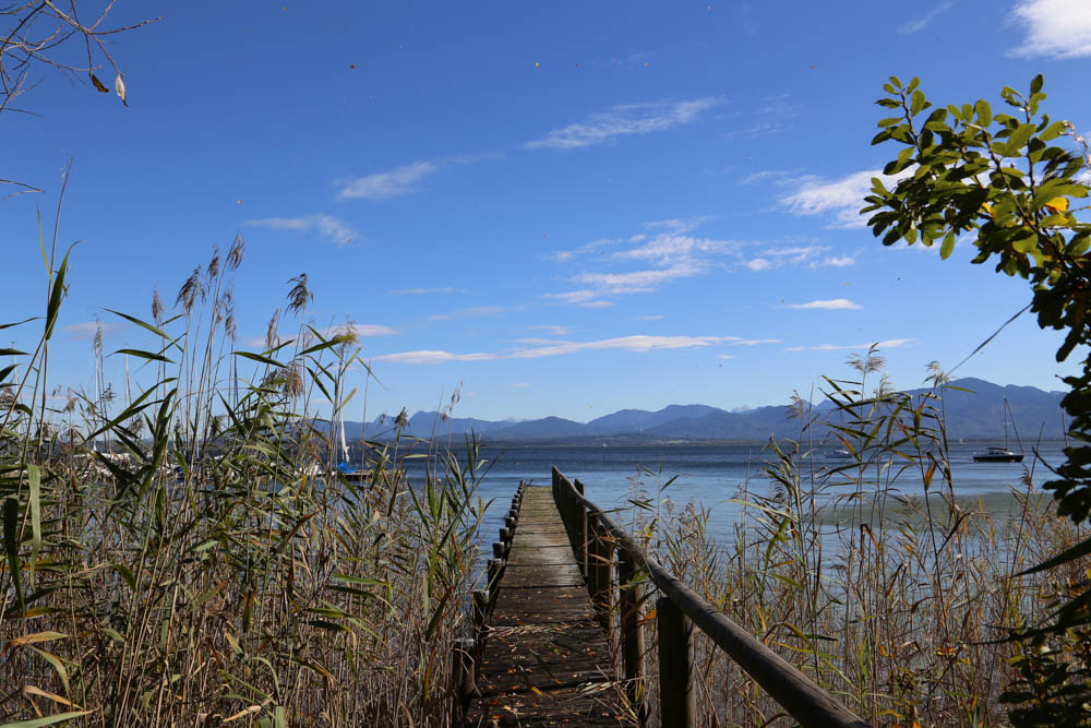 Immobilie am Chiemsee, Chiemgau, Gollenshausen, Gstadt, privater Seezugang, eigener Steg, Grundstueck, Balkon, Bergblick, Ferienwohnung